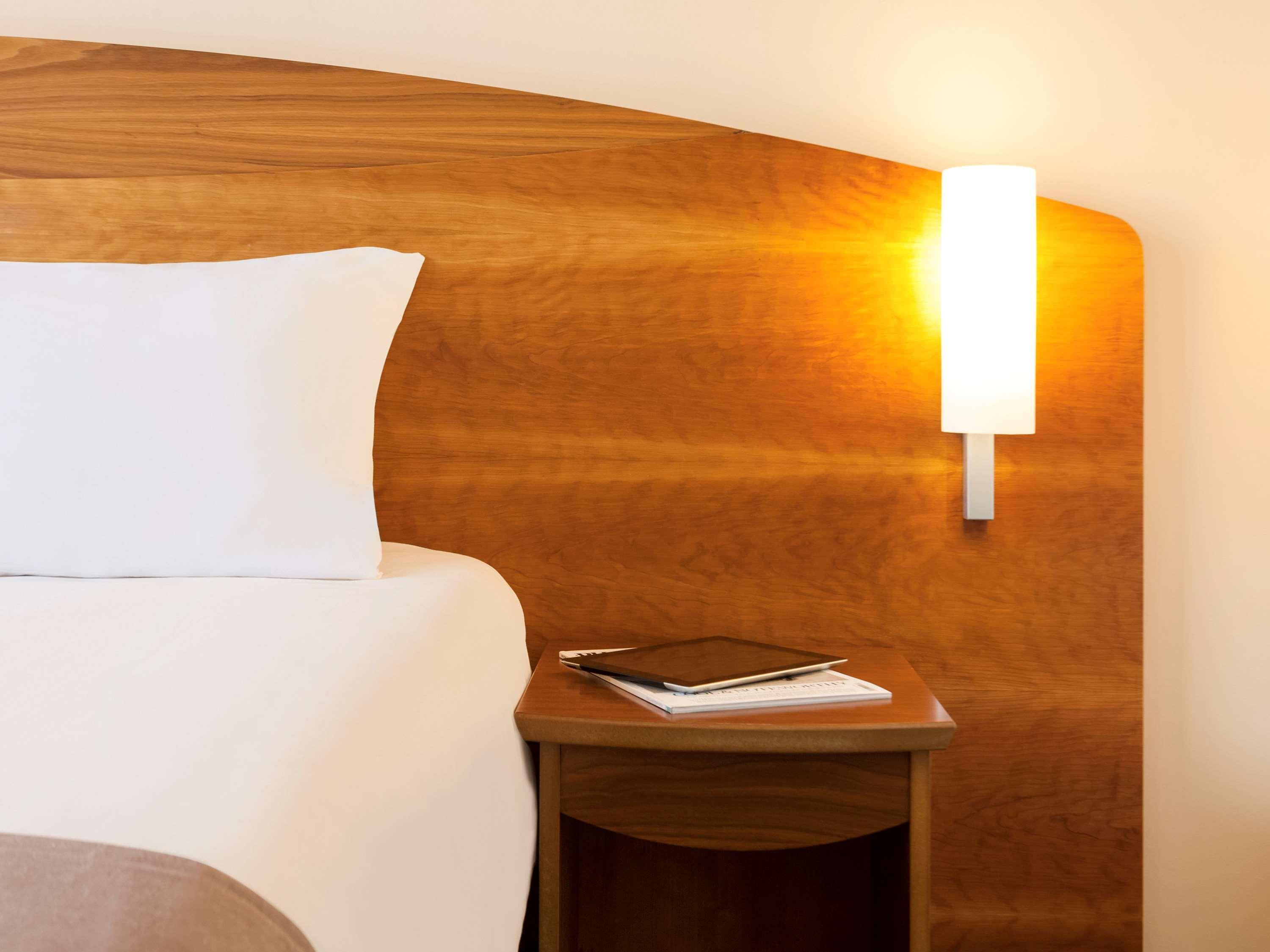 Ibis Hotel Northampton Centre Экстерьер фото