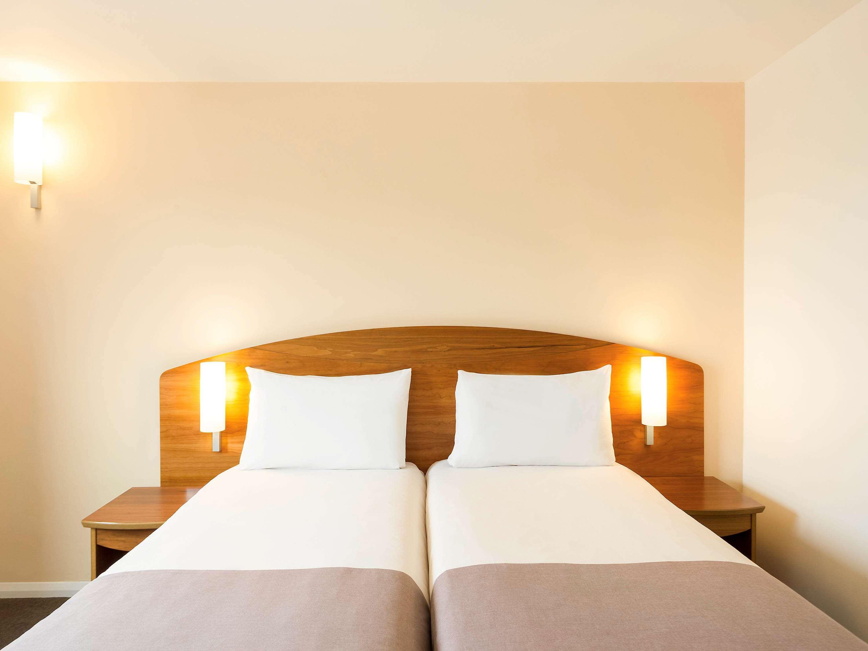 Ibis Hotel Northampton Centre Экстерьер фото