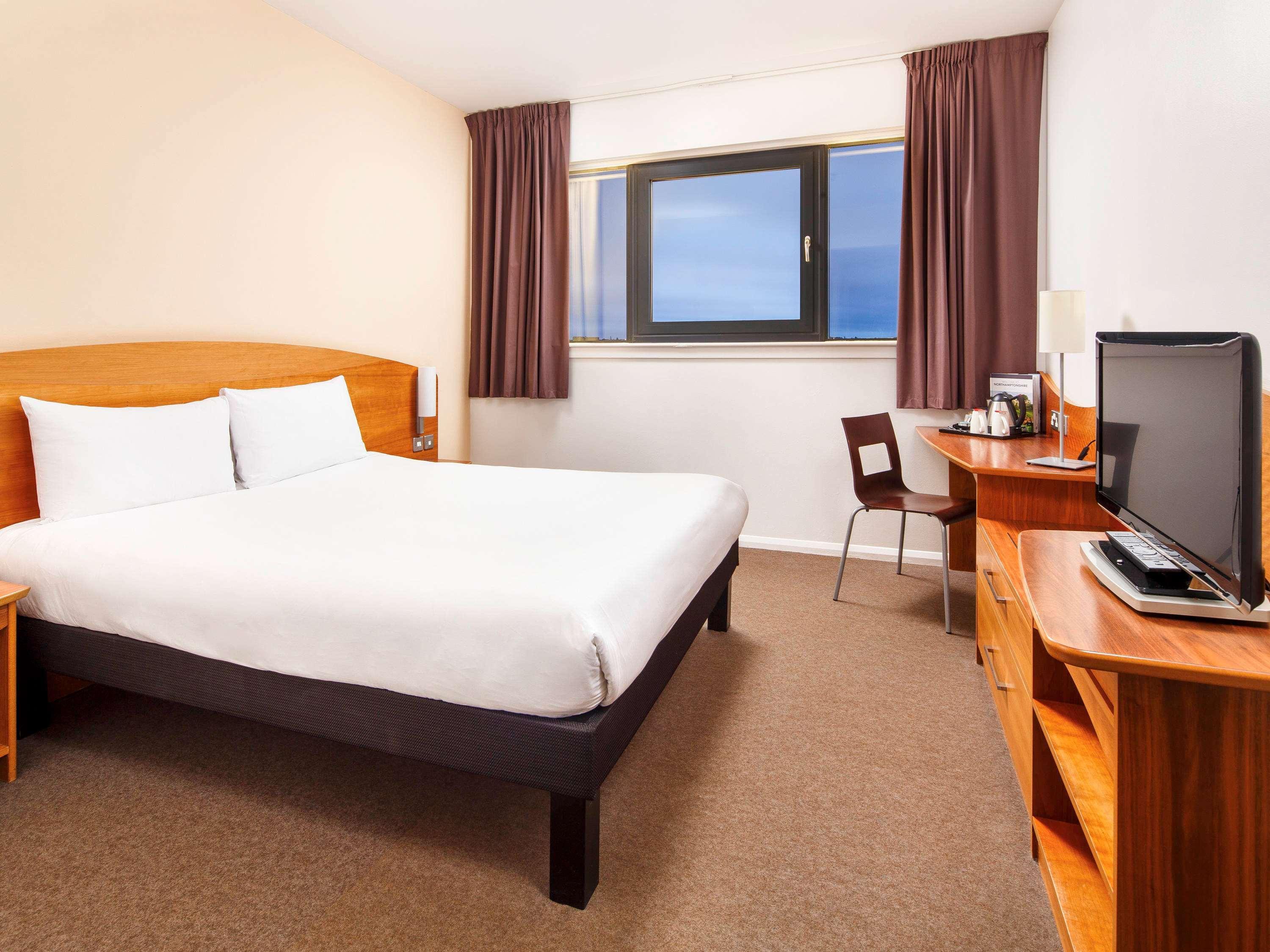 Ibis Hotel Northampton Centre Экстерьер фото