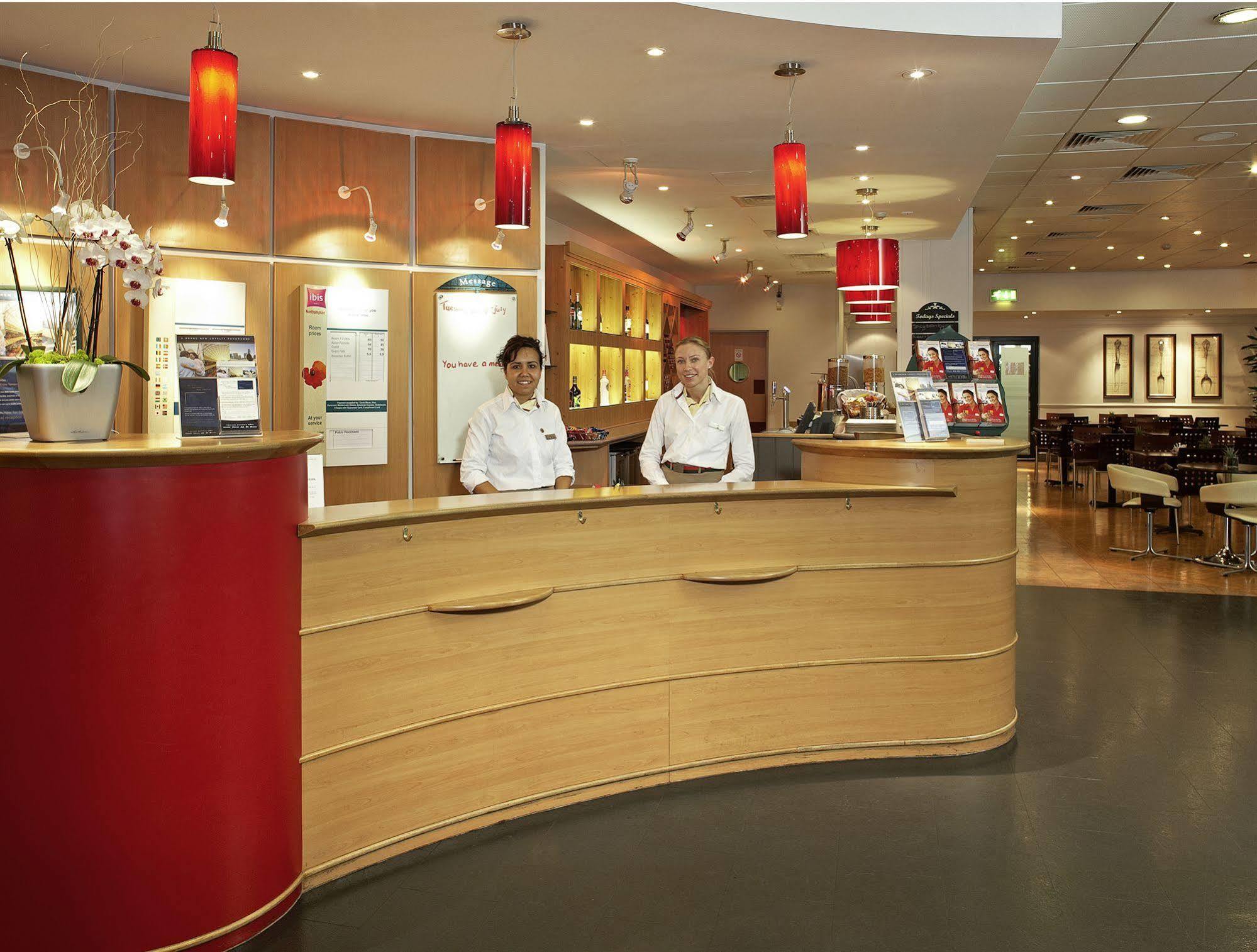 Ibis Hotel Northampton Centre Экстерьер фото